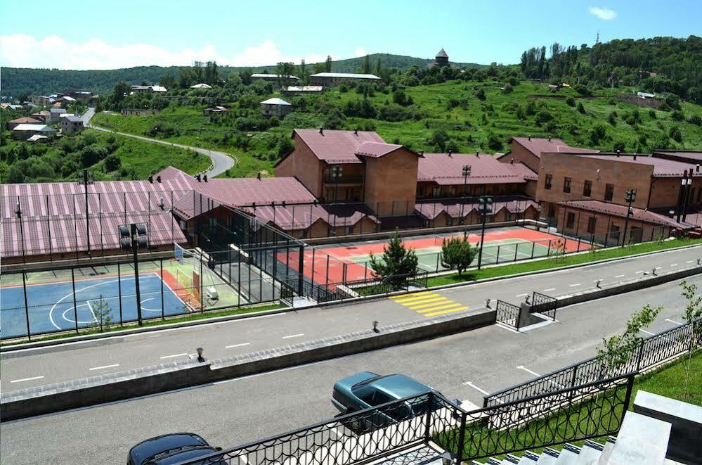 Tsaghkadzor Marriott Hotel Exteriör bild