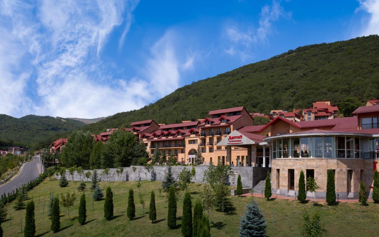Tsaghkadzor Marriott Hotel Exteriör bild
